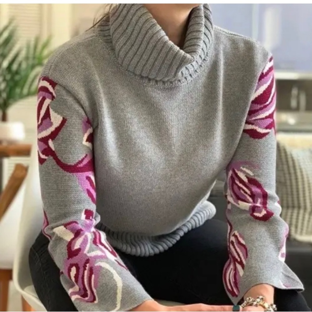 CAbiTurtle Neck Long Wide Sleeve Pullover Sweater Gray and Purple Size Medium